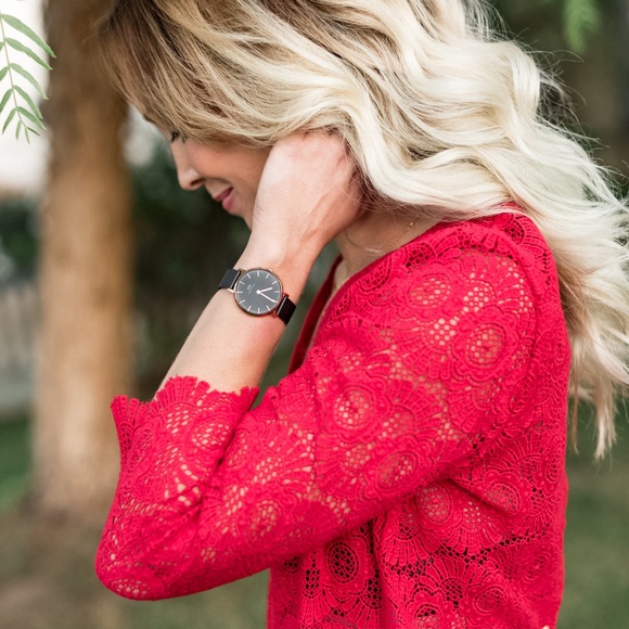 Daniel Wellington Accessories - Daniel Wellington petite Melrose watch w/ 2 bands!